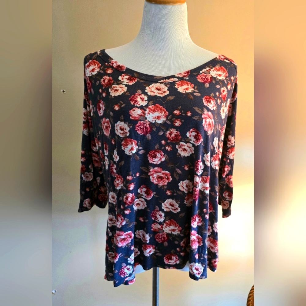 Nine Britton Women's Long-Sleeved Floral Pullover Knit Top/Blouse Size 1X